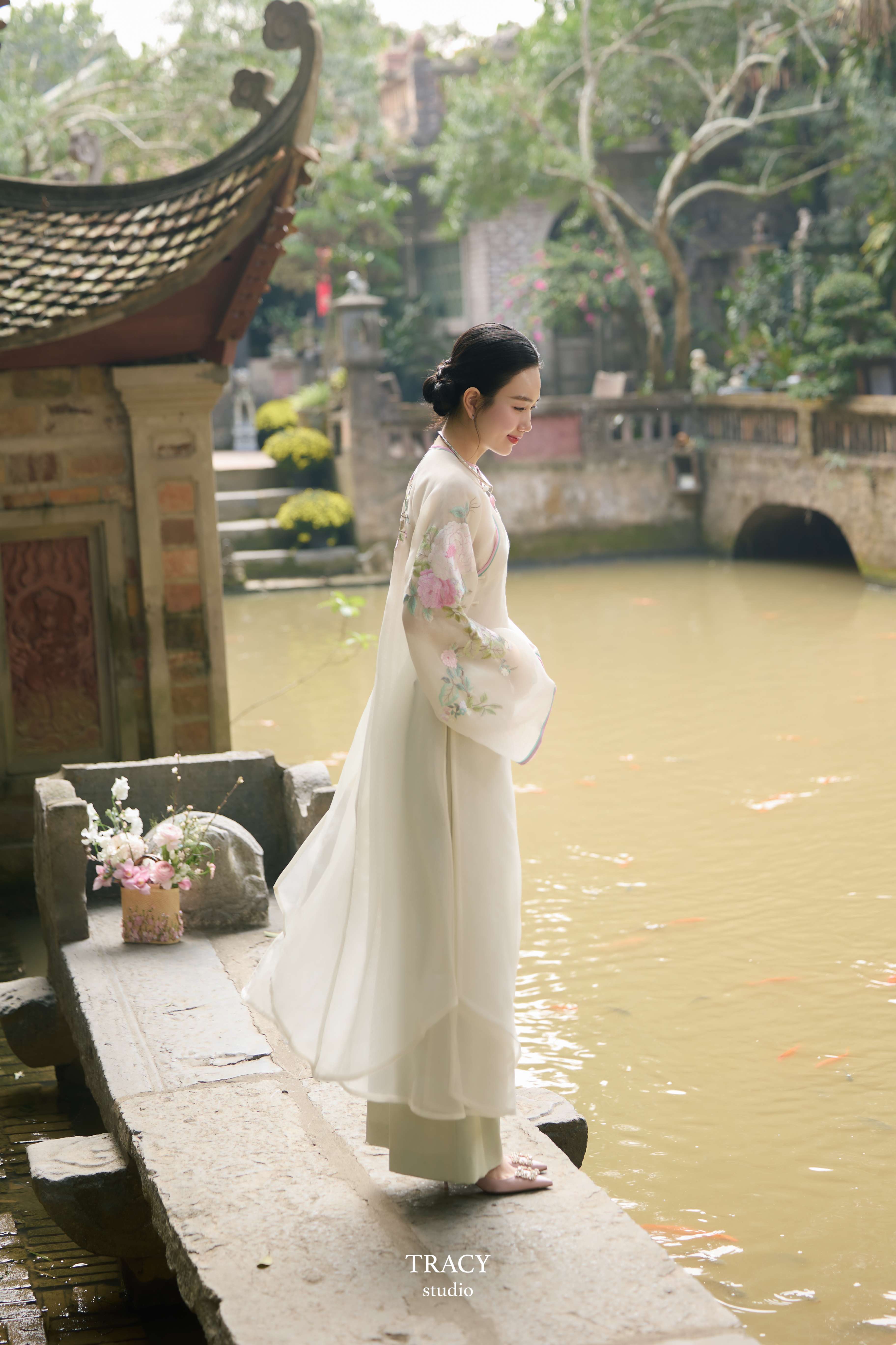 frontend/img/gallery/anh-tet-yem-ao-dai/tracy-studio-chup-ao-dai-lan-huong (7).jpg